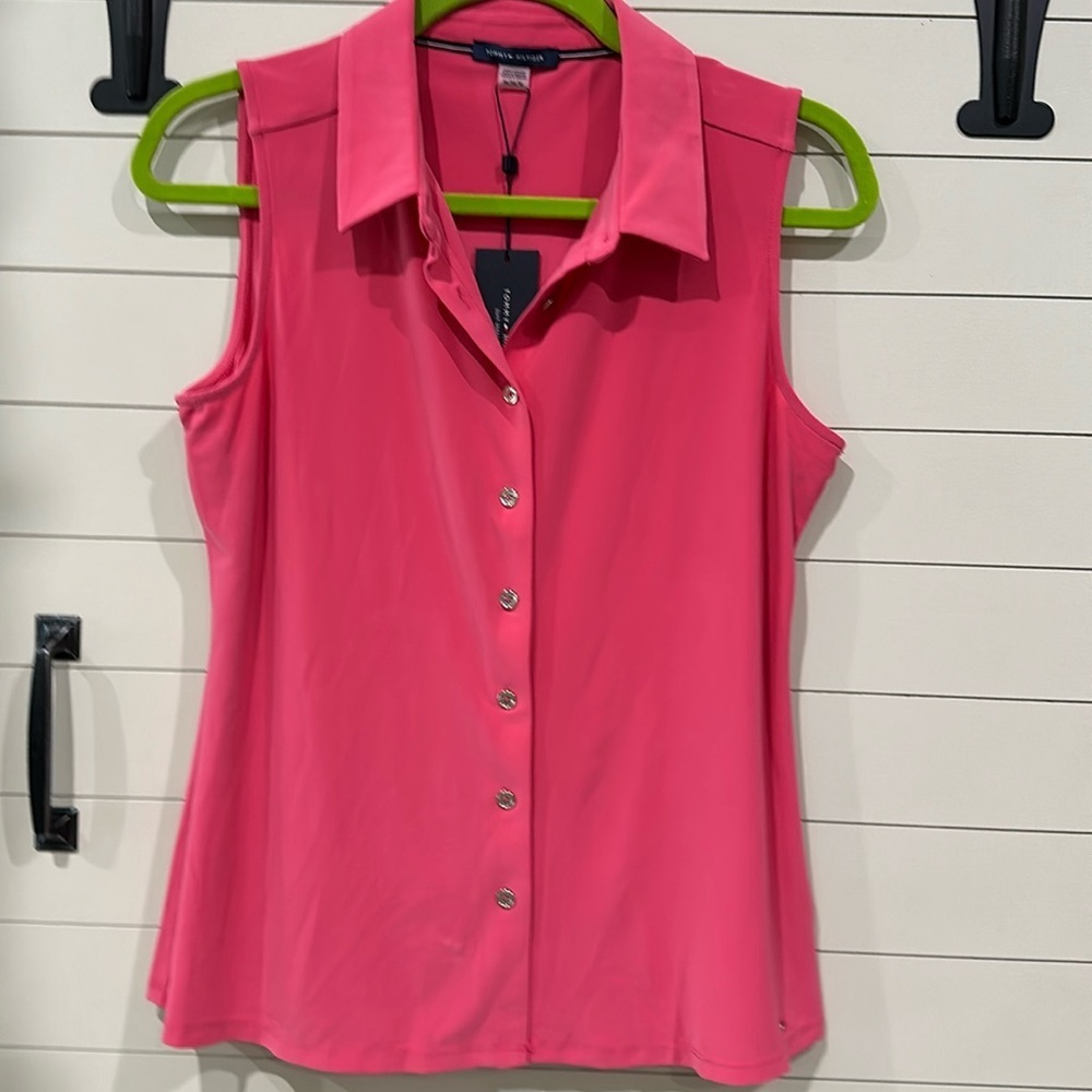 NWT Tommy Hilfiger pink sleeveless button down top. Size medium.